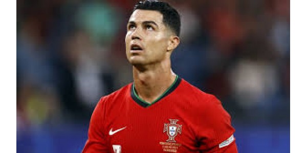Ronaldo a été éliminé, mais les médias étrangers ne tarissent pas d'éloges sur GOAT